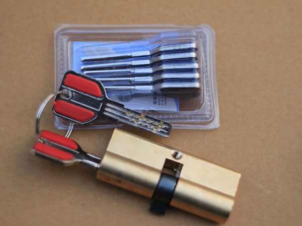 灞桥24小时上门开锁公司